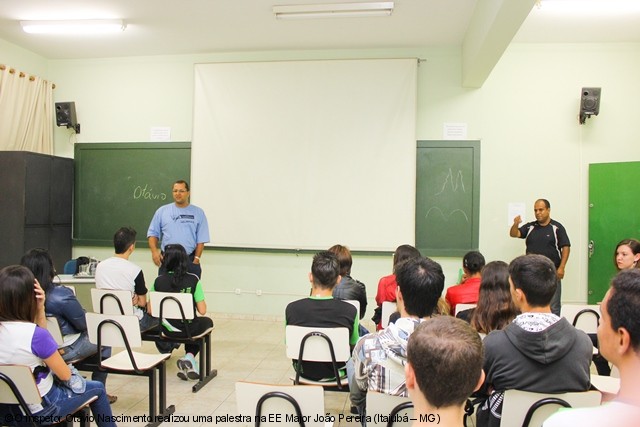 Projeto Roda de Conversa “Asas do futuro” fecha 2014 com série de palestras em escolas